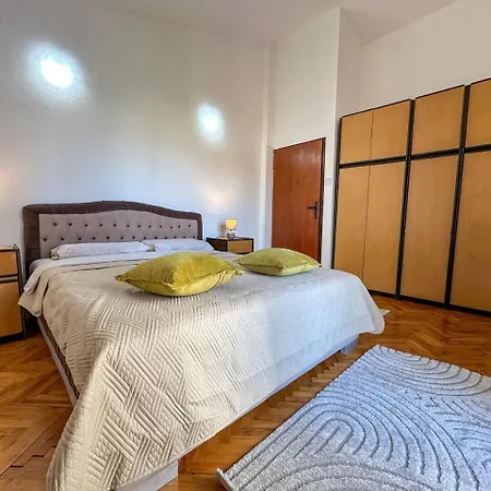Big Apartman *